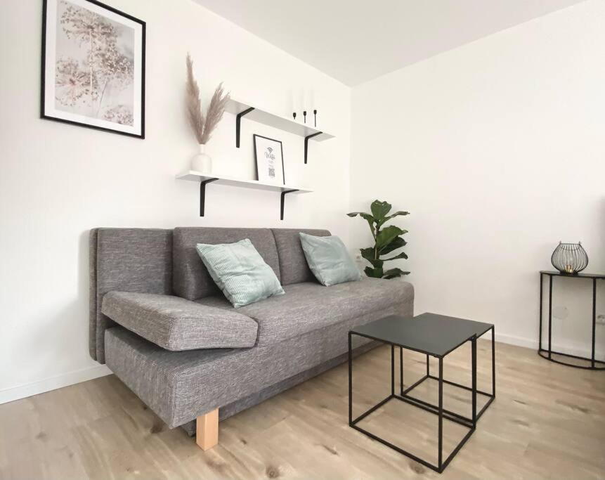 Top-Apartment Mit Parkplatz Und Balkon Reutlingen Dış mekan fotoğraf