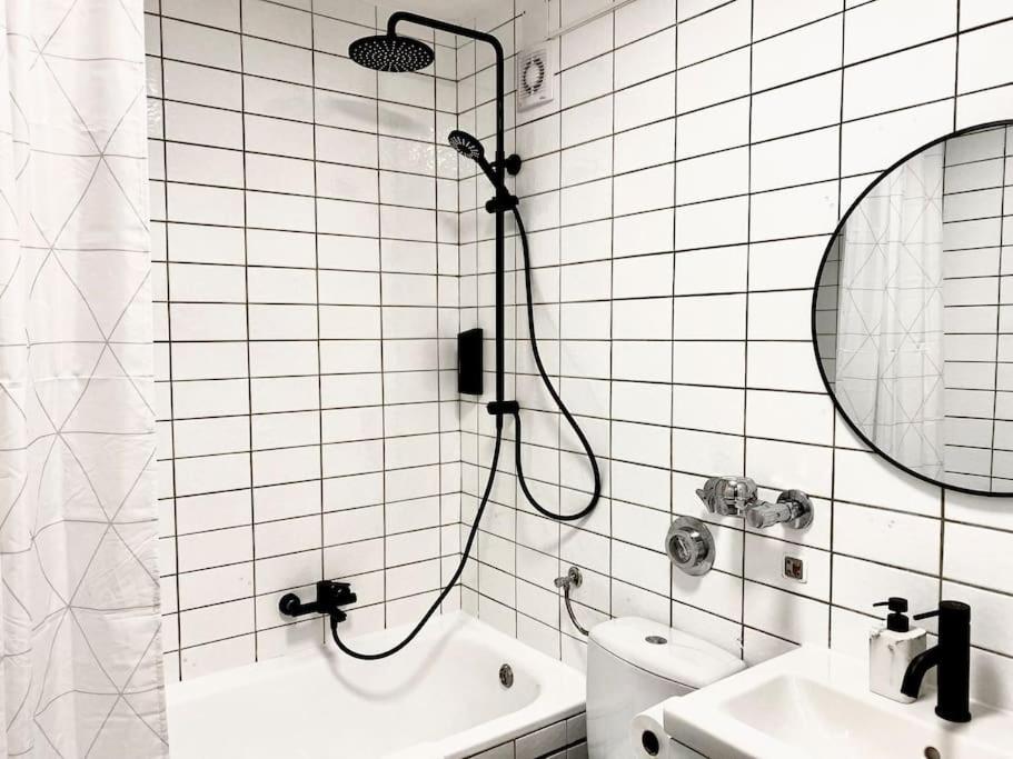 Top-Apartment Mit Parkplatz Und Balkon Reutlingen Dış mekan fotoğraf